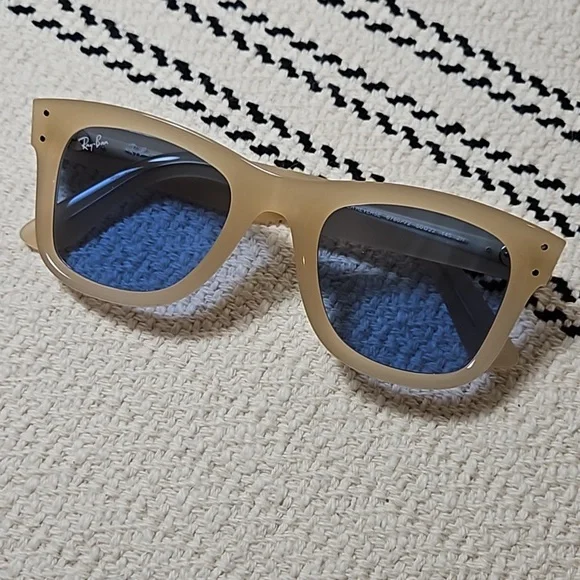 Ray-Ban Beige and Blue Sunglasses - Picture 6 of 6